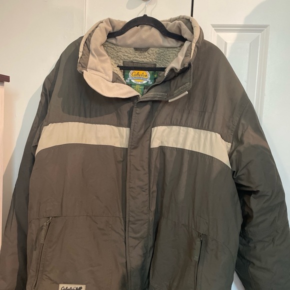 Cabela's Green and Cream Puffer Jacket - Picture 1 of 7